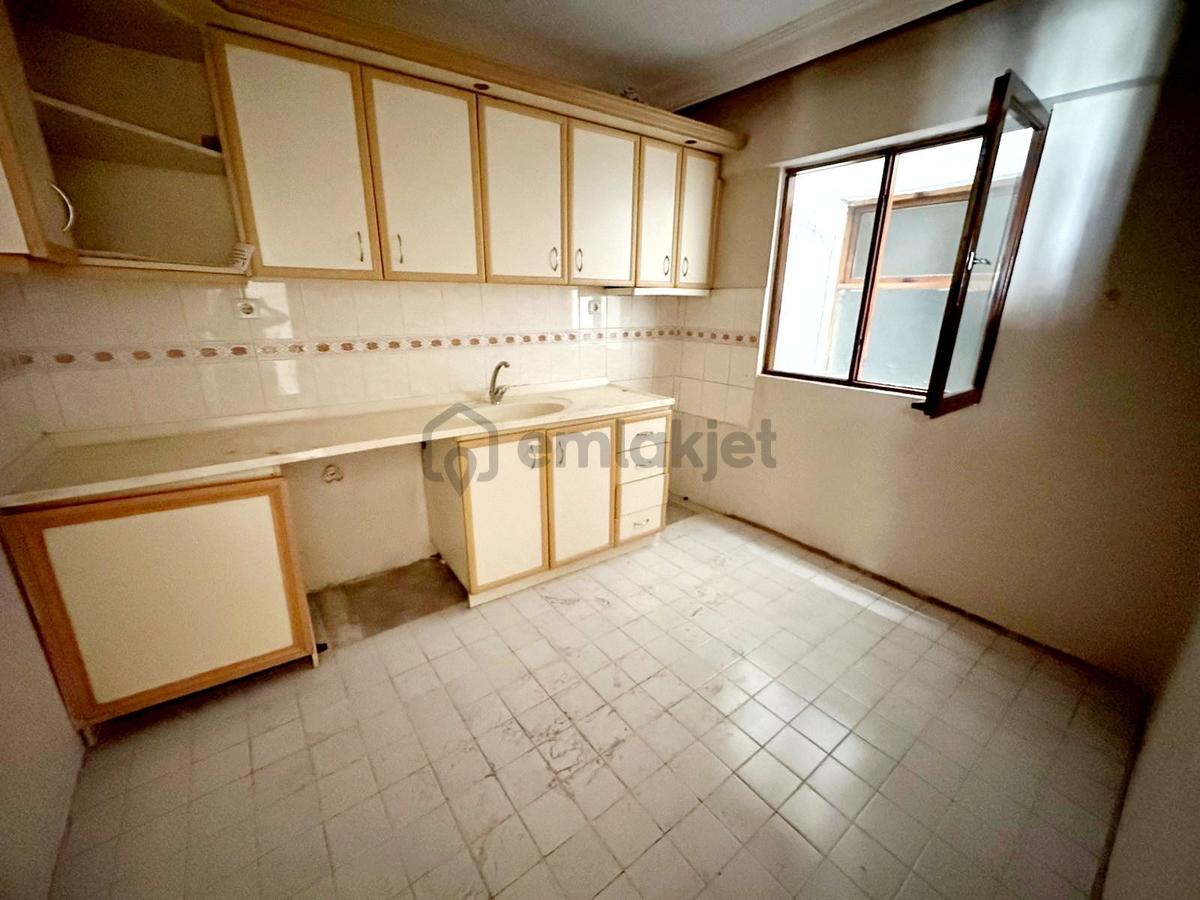 Edremit Merkez'de Arakat Kiralık Daire - 9