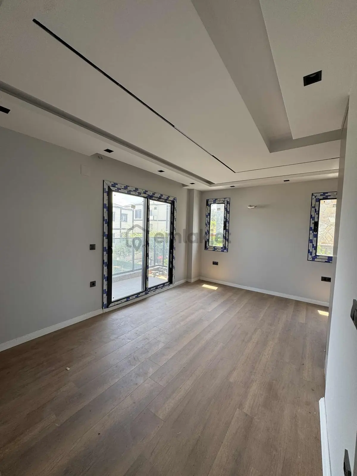 Çınarlı'da 5+1 Kapalı Mutfak Akıllı Ev Sistemli Bağımsız Villa - 34