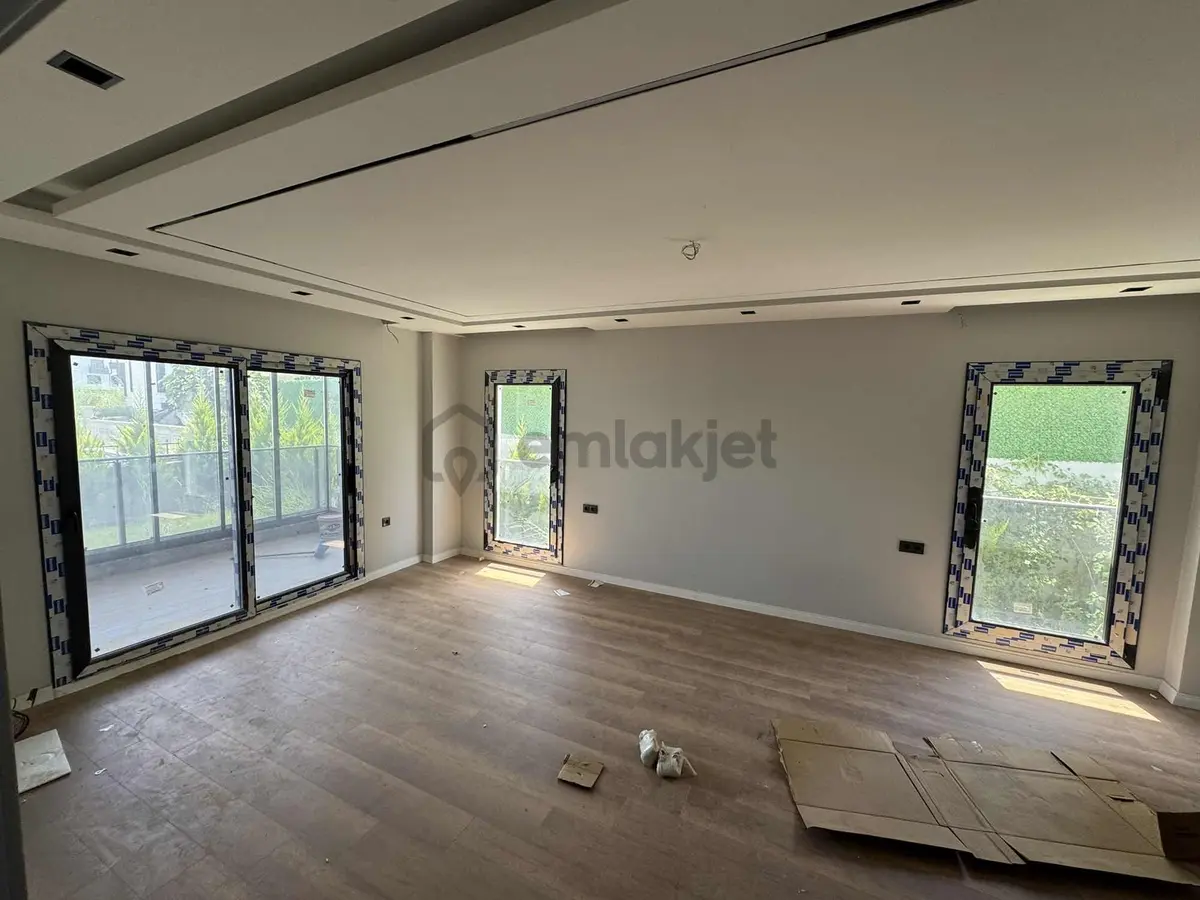 Çınarlı'da 5+1 Kapalı Mutfak Akıllı Ev Sistemli Bağımsız Villa - 20