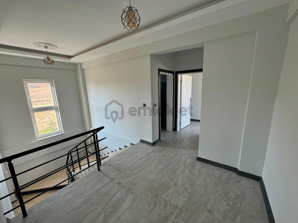 Hacımemişte Sıfır 4+1 Lüx Dublex Müstakil Villa - 9