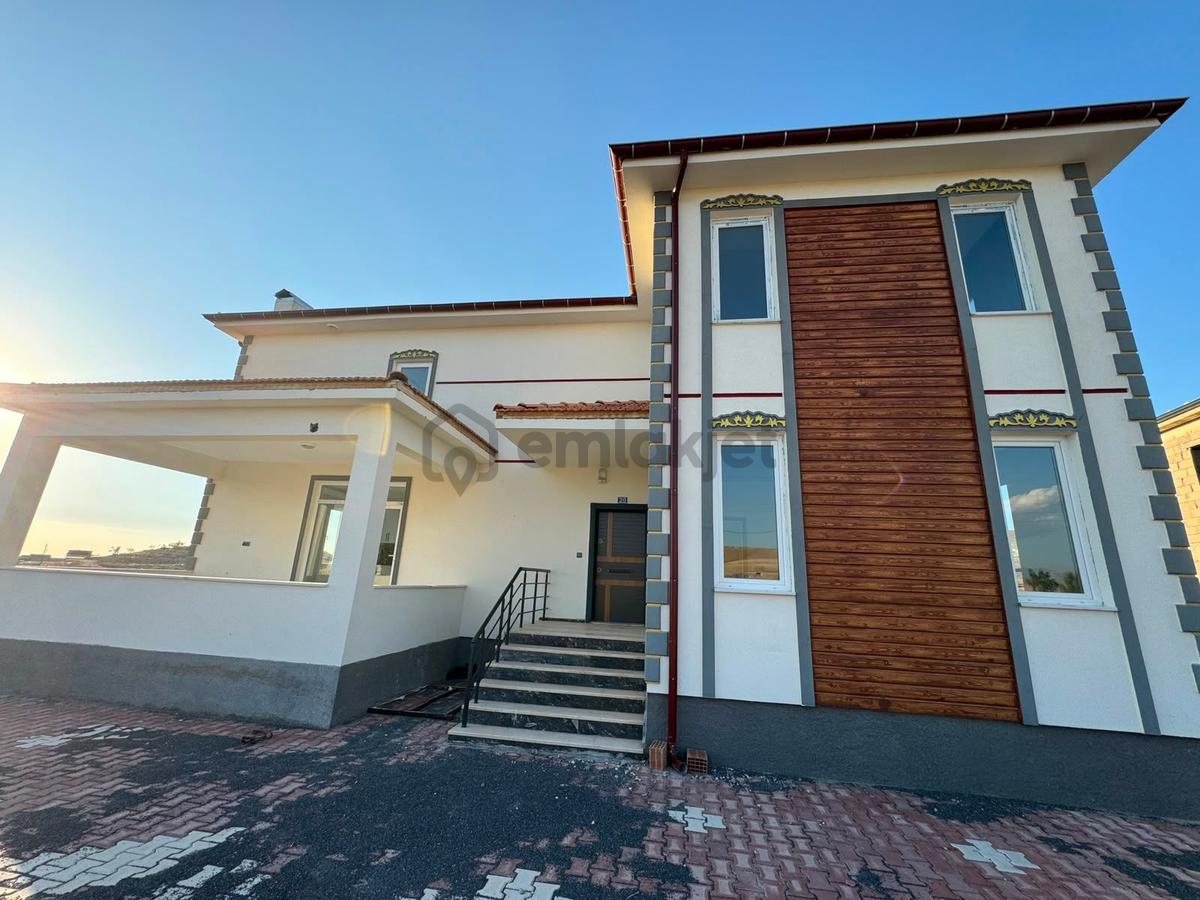 Hacımemişte Sıfır 4+1 Lüx Dublex Müstakil Villa - 24