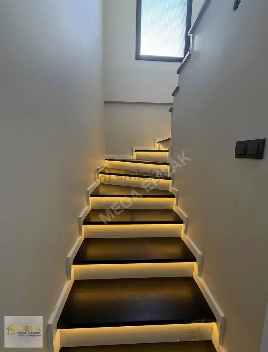 Bergama'da Modern Mimari Ve Lüksün Buluştuğu Satılık Sıfır Villa - 15