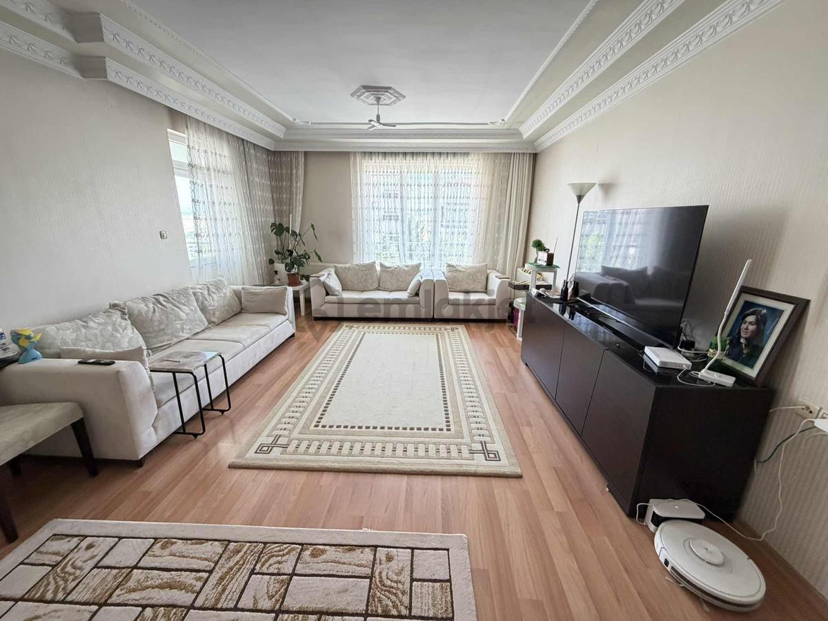 Ahi Mesutta 3+1 120 M² Net Ebeveyn Banyolu Satılık Daire