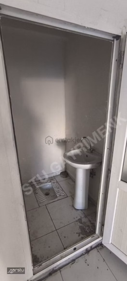 Arstu'dan Kayalık'ta Kiralık Dükkan - 6