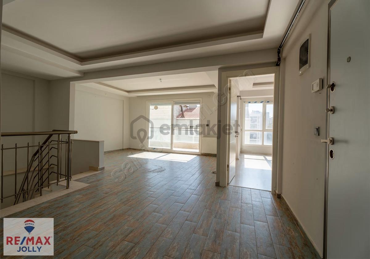 Üçkuyular'da 3+1 Dubleks Daire | Özel Bahçeli | 150 M²