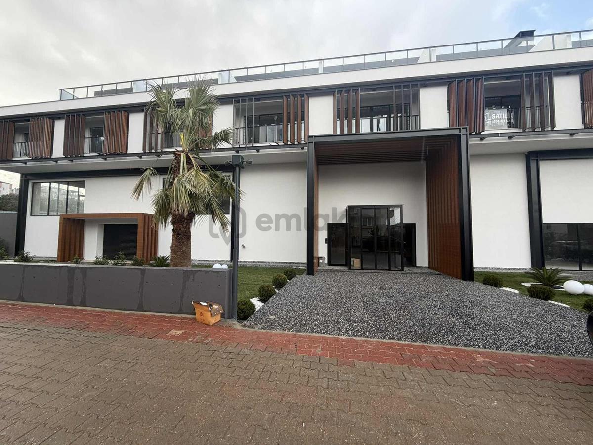 Adalette Prestijli Kiralık Ofis - 17