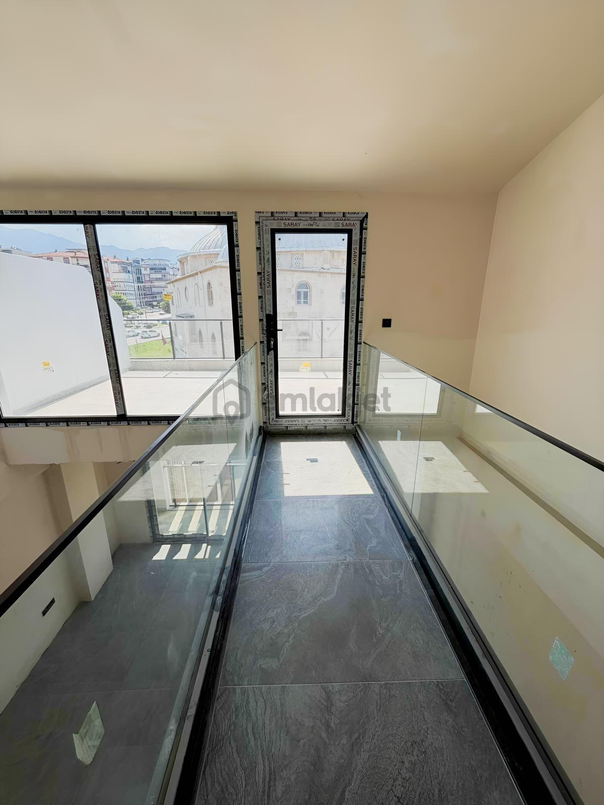 Adalette Prestijli Kiralık Ofis - 15
