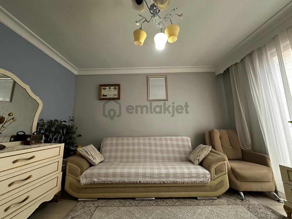 Eyüpsultan'da Sahile Yakın 2+1, Otoparklı Ara Kat Daire - 2