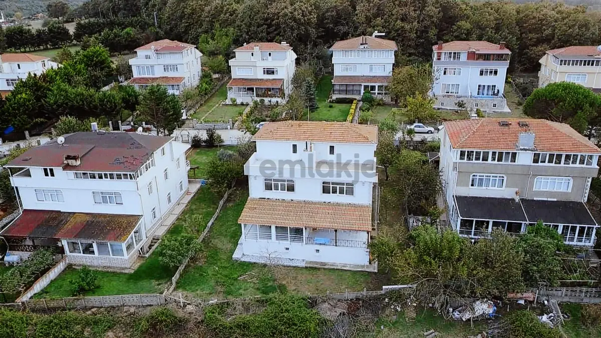 Çatalca Belgratta Villaların Yanında 602m - 17