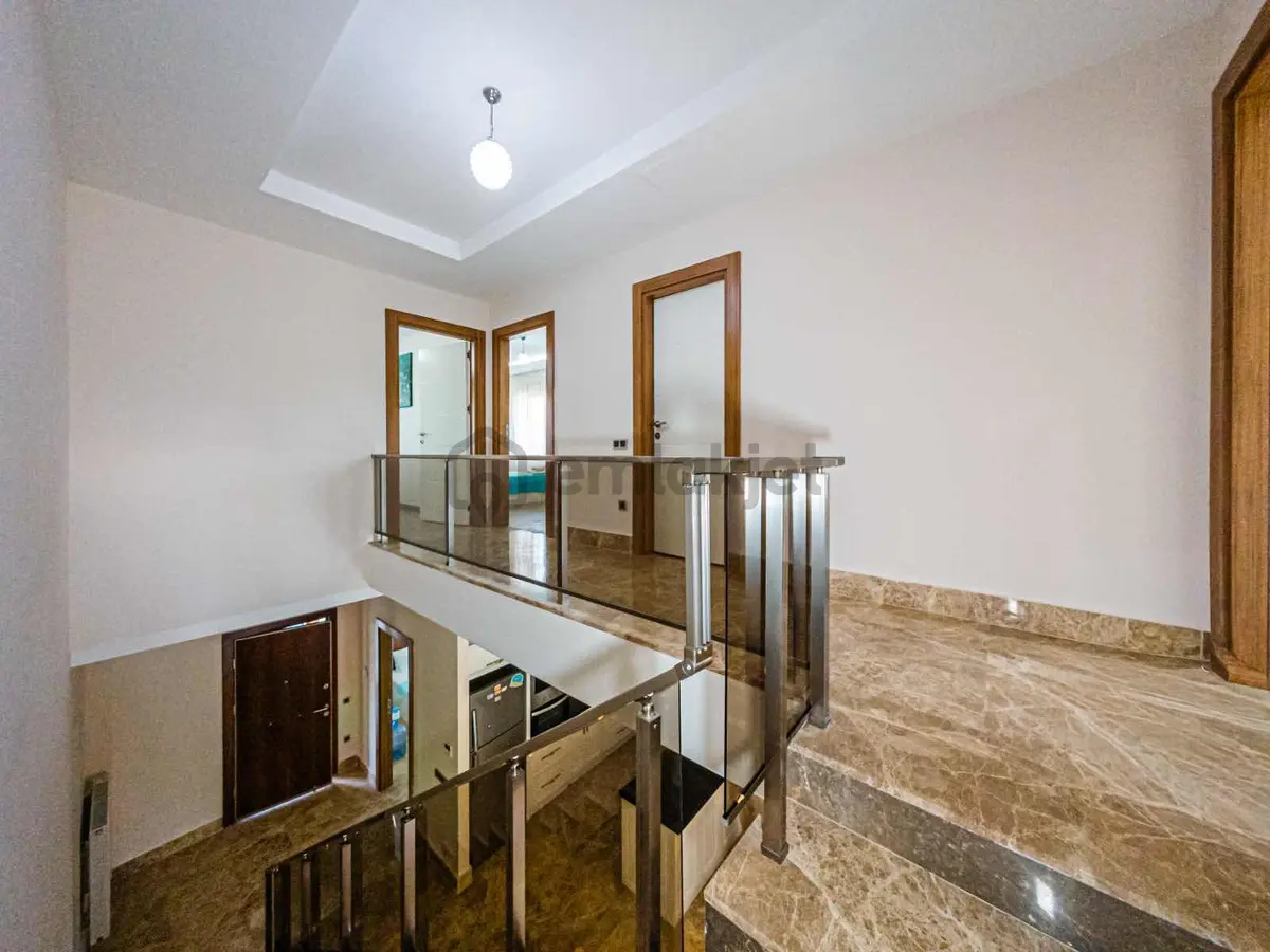 Ender Kortan'dan Kadriye'de 4+1 Kiralık Villa - 10