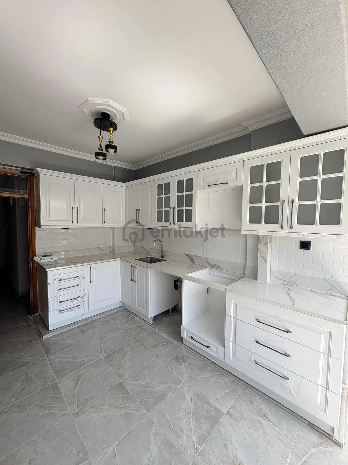 Karaköprü Karşıyakada 3+1 Kiralık Daire - 12