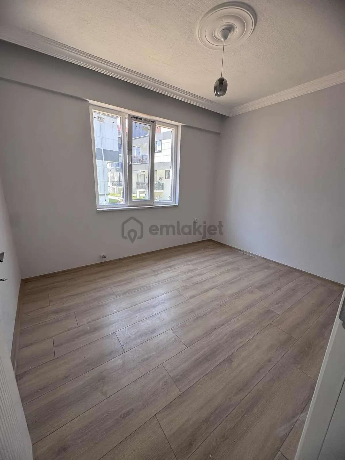 Karaburunda Ebeveyn Banyolu Kapalı Mutfak 2+1 Satılık Daire - 4