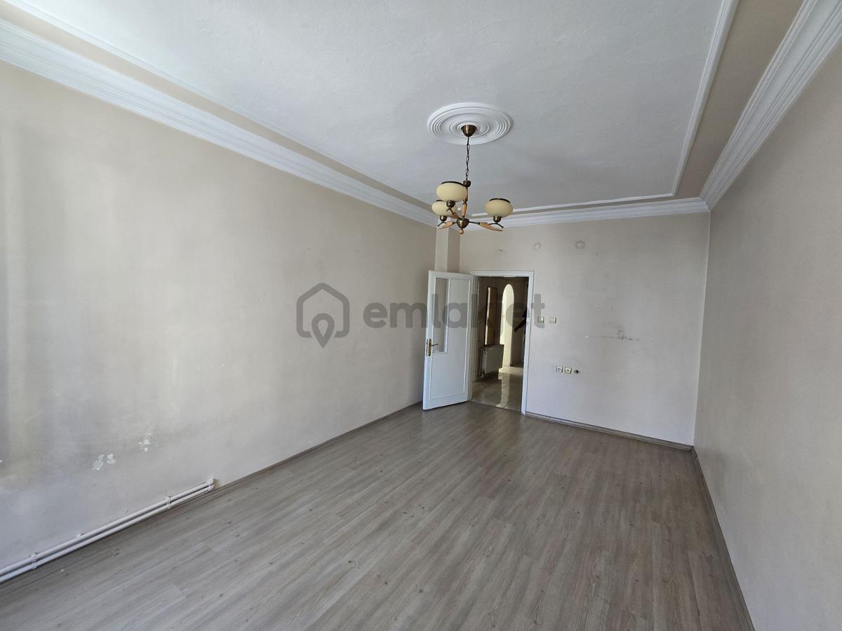 Alpaslan Bahar Cad. Üzerinde Kiralık Daire - 6