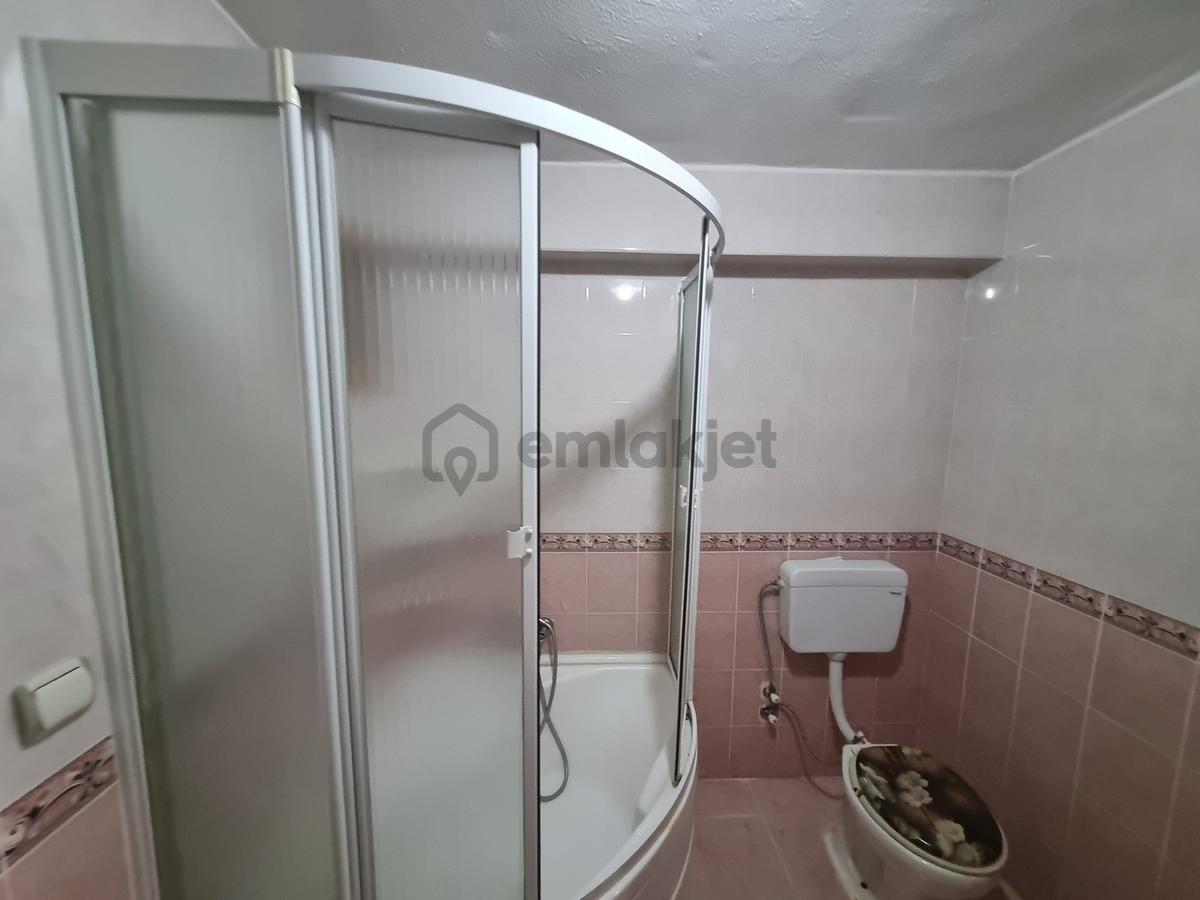 Cadde Üzeri - Merkezi Konum - Ara Kat - 3+1 Kiralık - 25