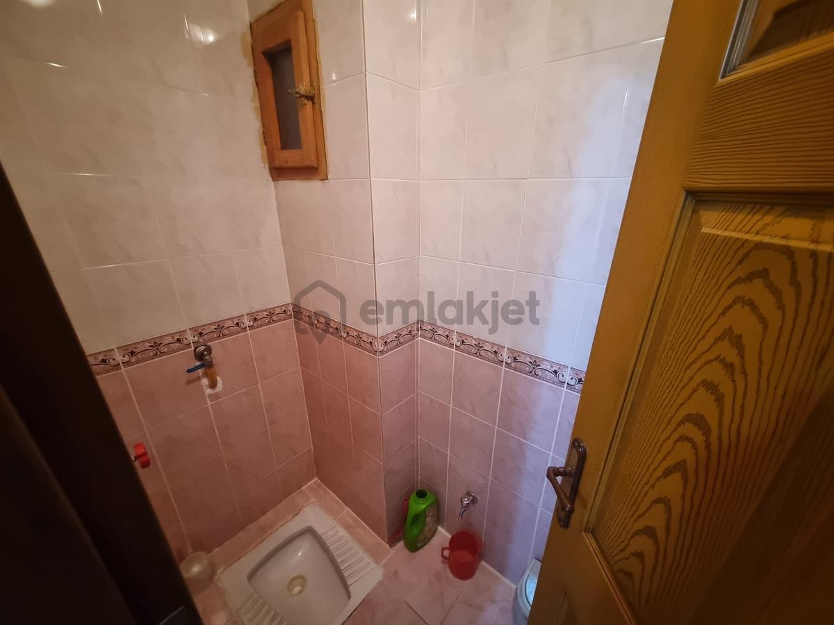 Cadde Üzeri - Merkezi Konum - Ara Kat - 3+1 Kiralık - 18