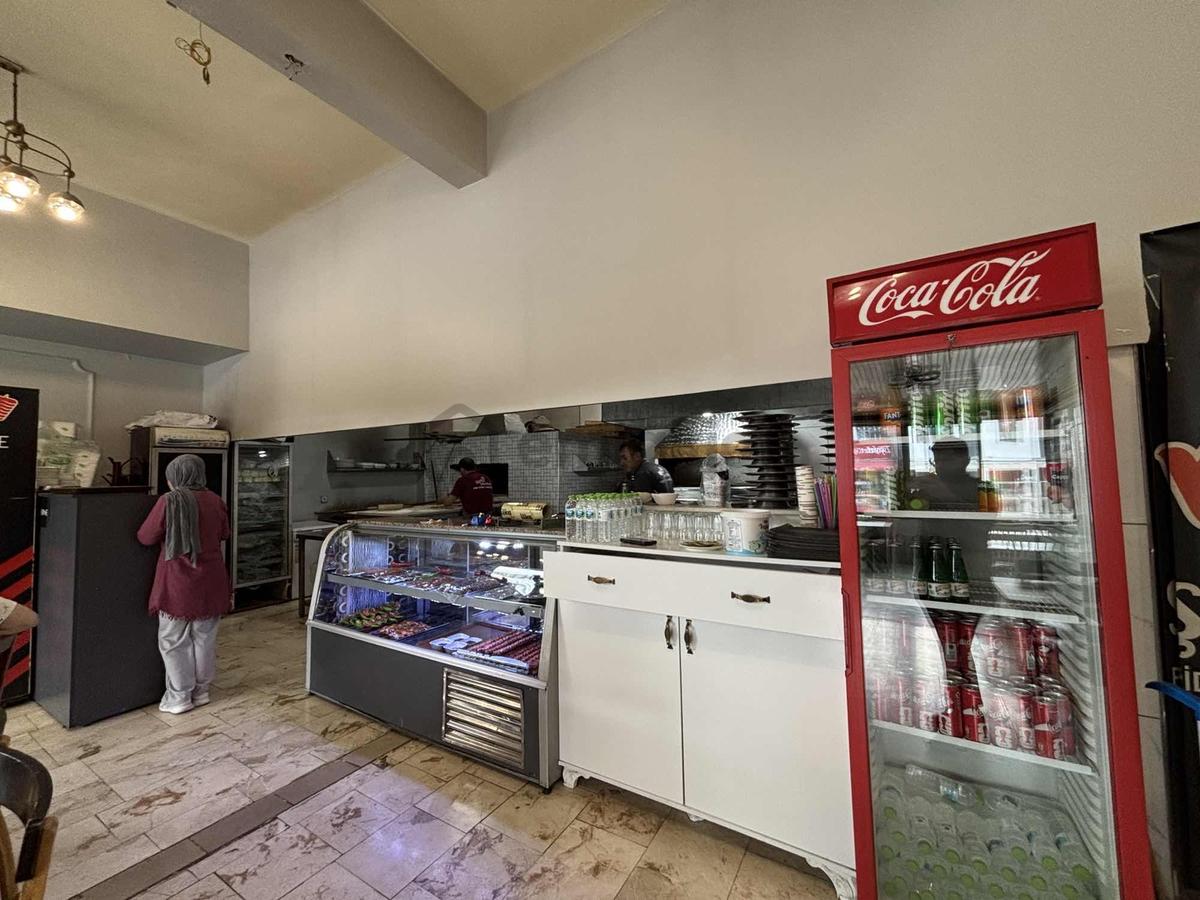 Cadde Üzeri Hazır Kiracılı Satılık Dükkan - 8