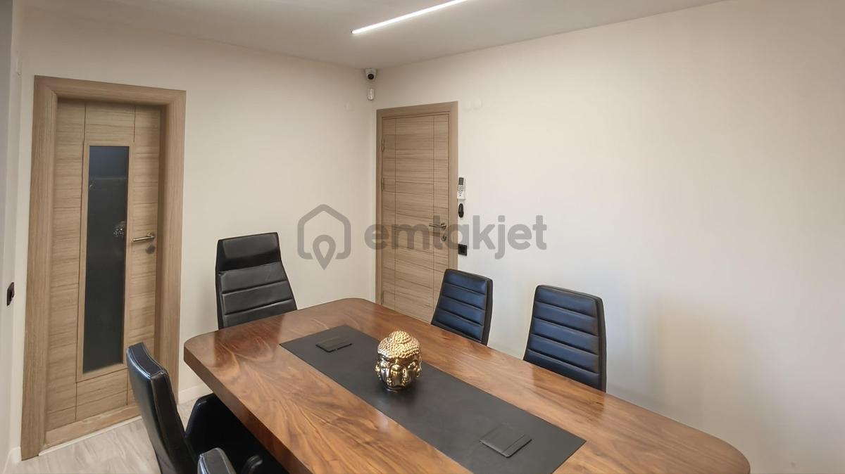 Kuşadası Merkezde Satılık 3+1 Ofis - 28