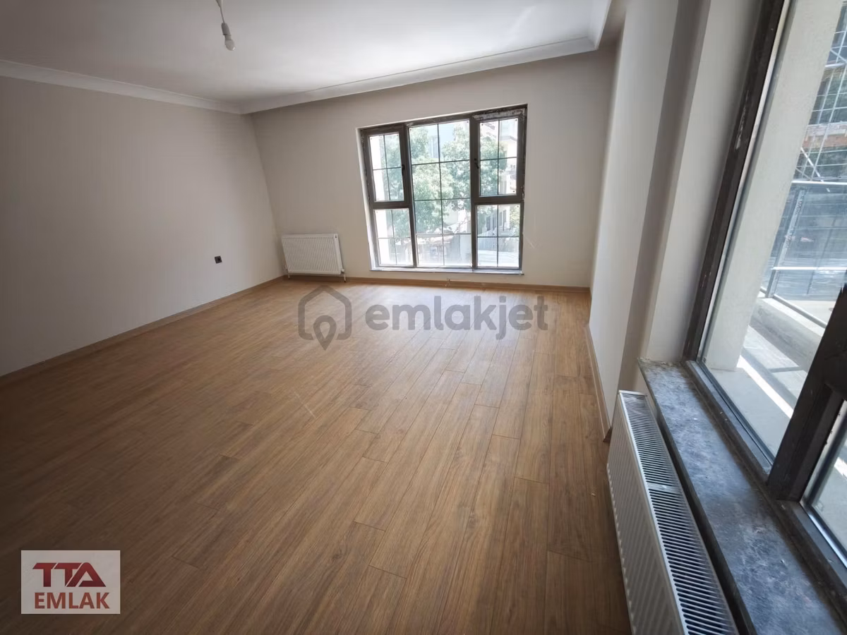 Hoşdere Caddesinde Sıfır Binada 1.kat Ön Cephe 3+1 Kiralık Daire - 2