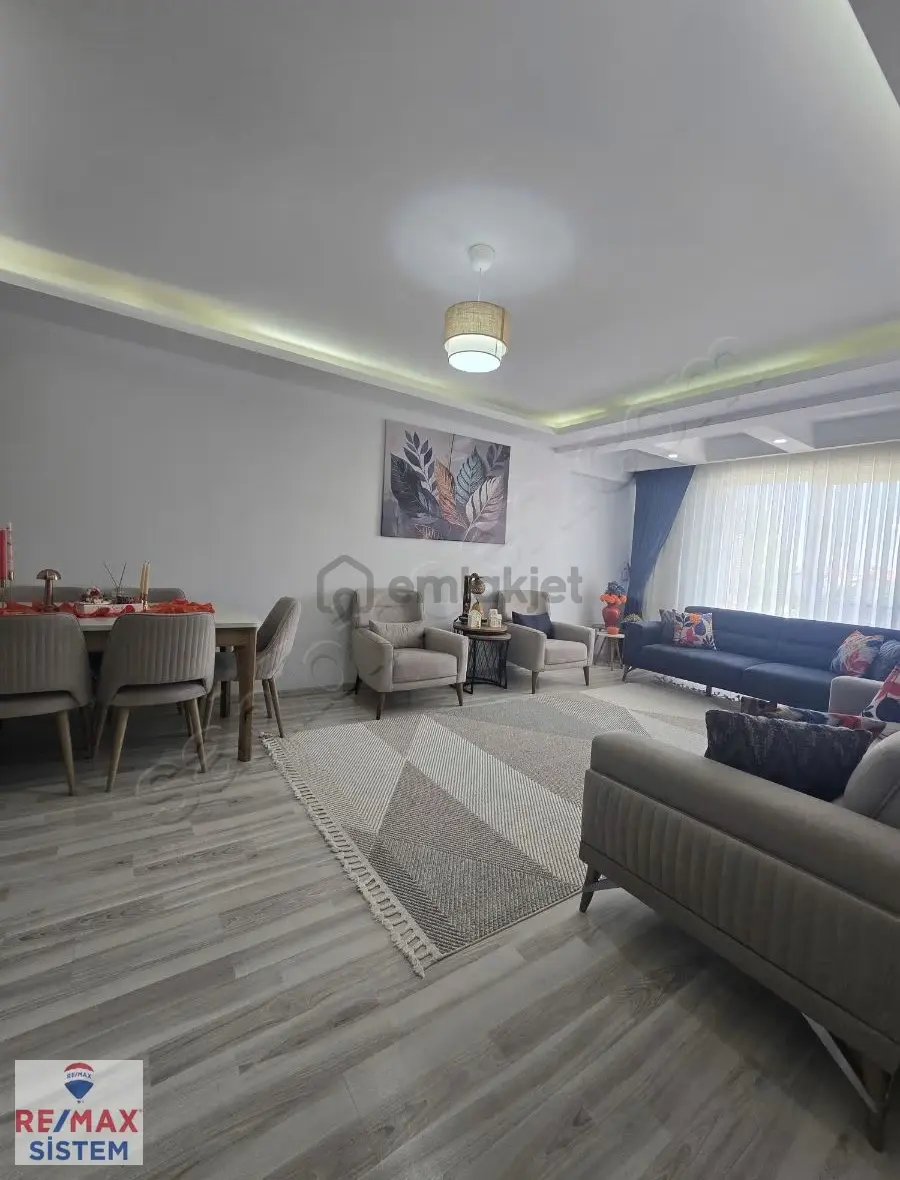 *eşrefpaşa Mahallesi'nde Cadde Üstünde Satılık 3+1 Daire* - 5