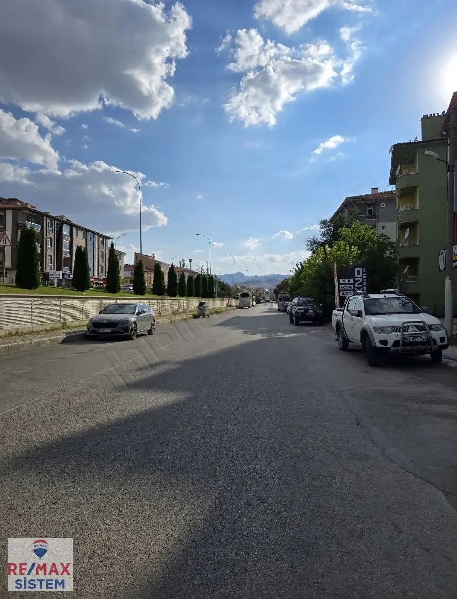 *eşrefpaşa Mahallesi'nde Cadde Üstünde Satılık 3+1 Daire* - 16