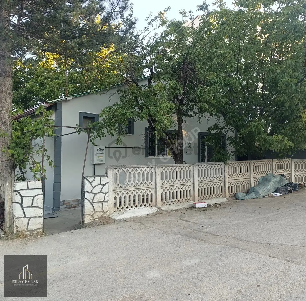 Afyon Kanlıca Mahallesinde Bahçeli Müstakil Daire - 3
