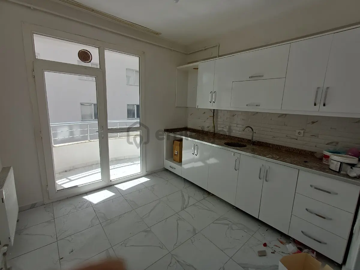 Kiralık 2+1 Rızvanağa Cad Yeni Postane Üstü Ard Yapı