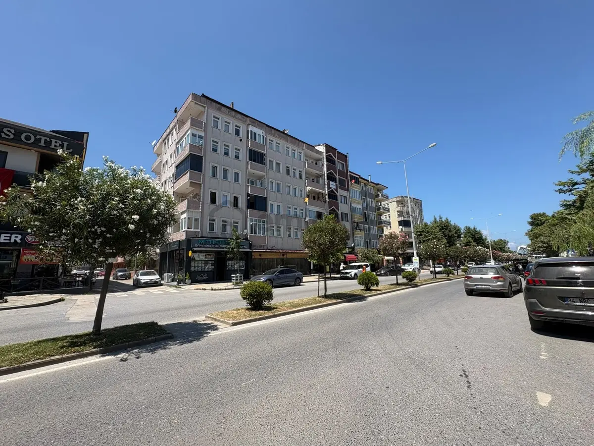 Karasu Sahilde Denize Yakın 2+1 Ayrı Mutfak Satılık Daire - 11