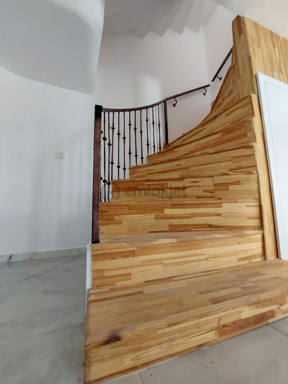Denize 300m 3+1 Triblex Villa Otoparklı - 34