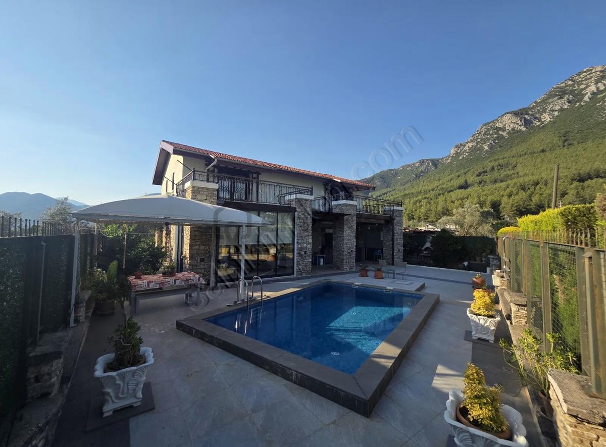 Yeşil Üzümlü De Satılık Müstakil Villa. - 4