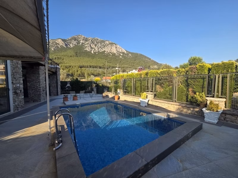 Yeşil Üzümlü De Satılık Müstakil Villa. - 6