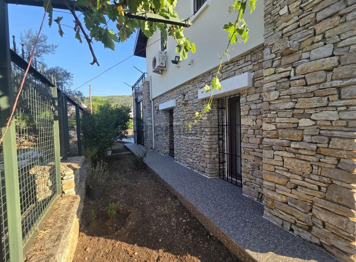 Yeşil Üzümlü De Satılık Müstakil Villa. - 14
