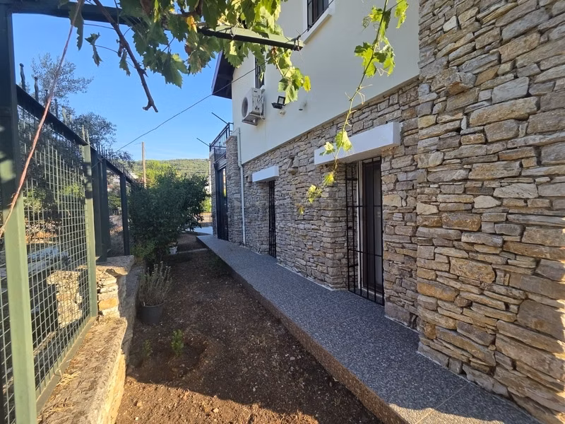 Yeşil Üzümlü De Satılık Müstakil Villa. - 10