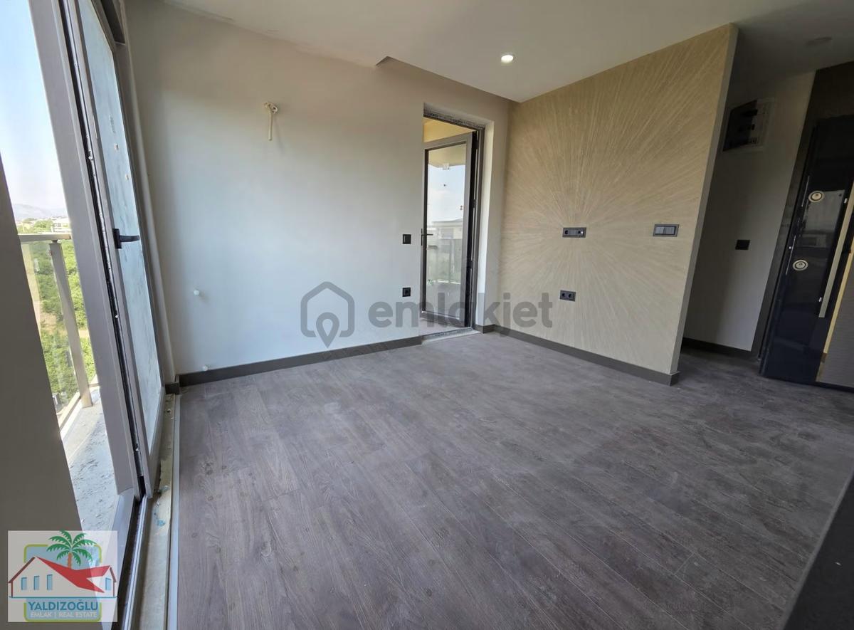 Altınkale'de Kiralık Havuzlu 1+1 Arakat Daire - 6