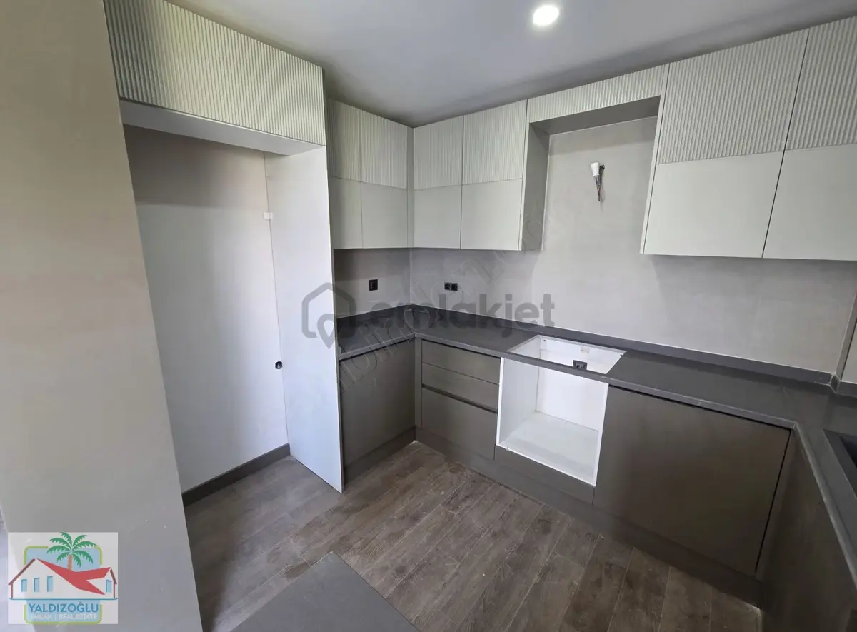 Altınkale'de Kiralık Havuzlu 1+1 Arakat Daire - 4