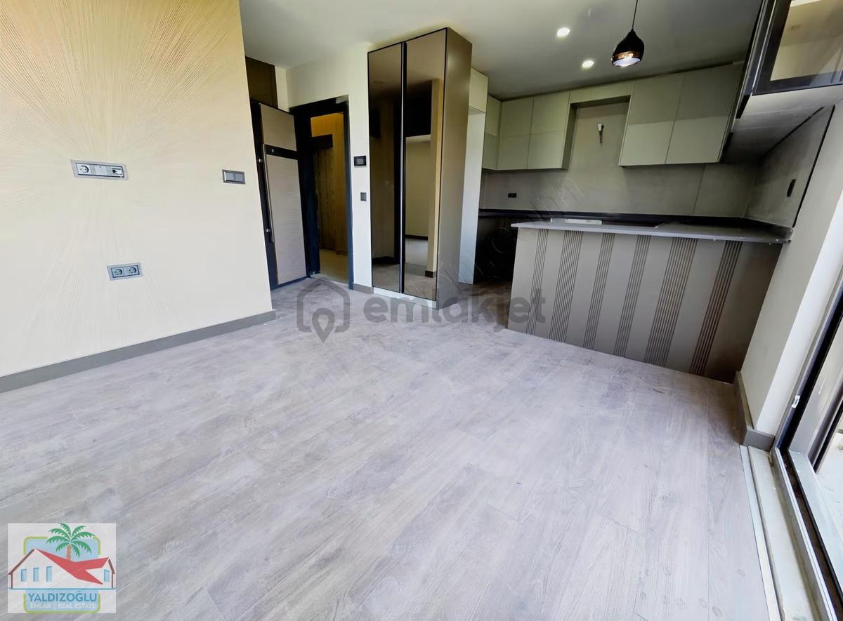 Altınkale'de Kiralık Havuzlu 1+1 Arakat Daire - 5