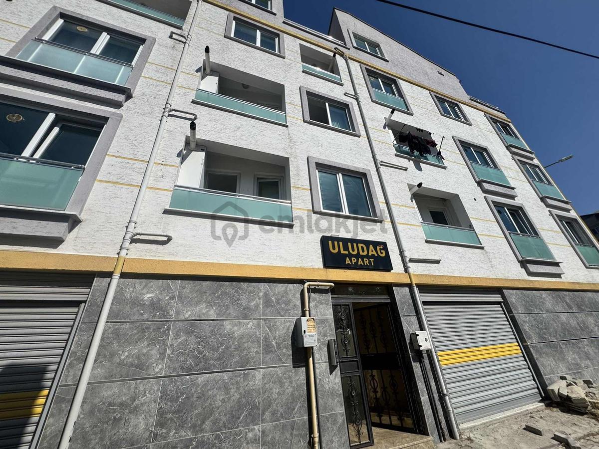 Merkezi Konumda Geniş M2 (full Eşyalı) 2+1 Daire