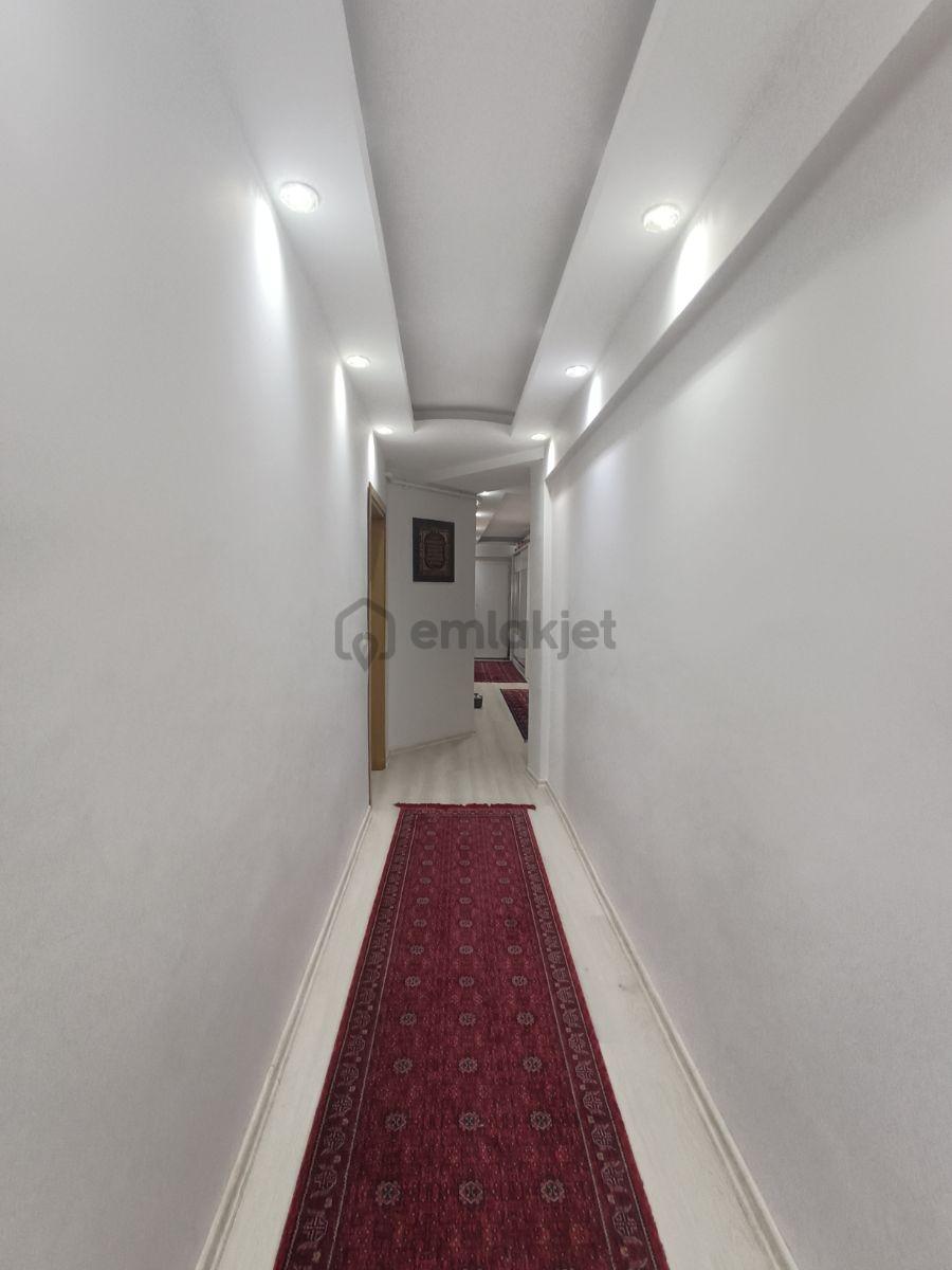 İlkadım Selahiye Mahallesinde Satılık Daire 4+1 - 8