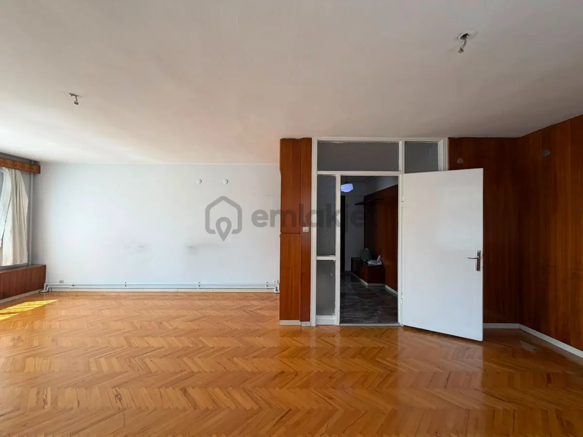 Bahçelievler Taşkent Caddesi'nde Ferah, Üst Kat, 4+1 Kiralık - 9