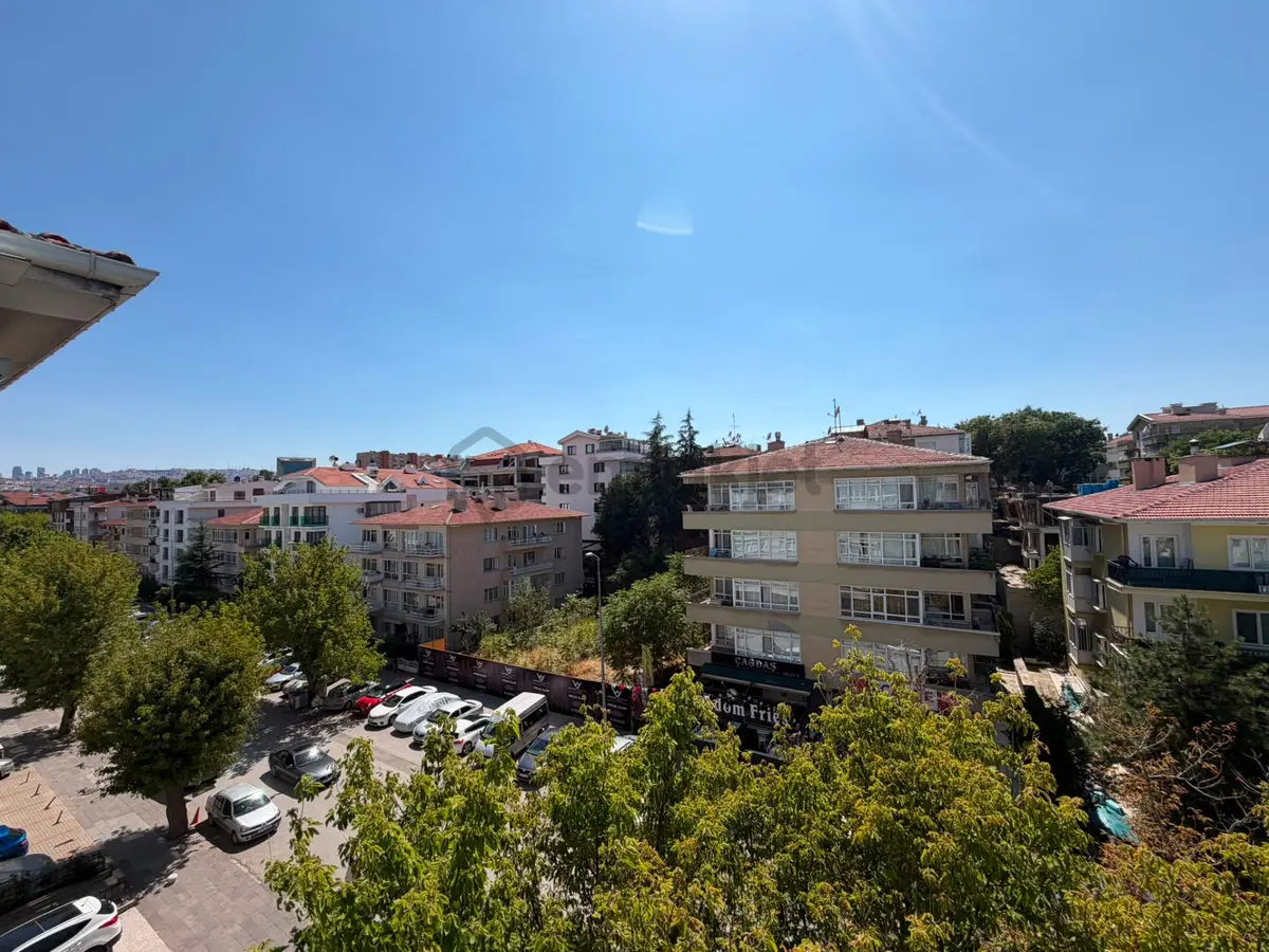 Bahçelievler Taşkent Caddesi'nde Ferah, Üst Kat, 4+1 Kiralık - 37