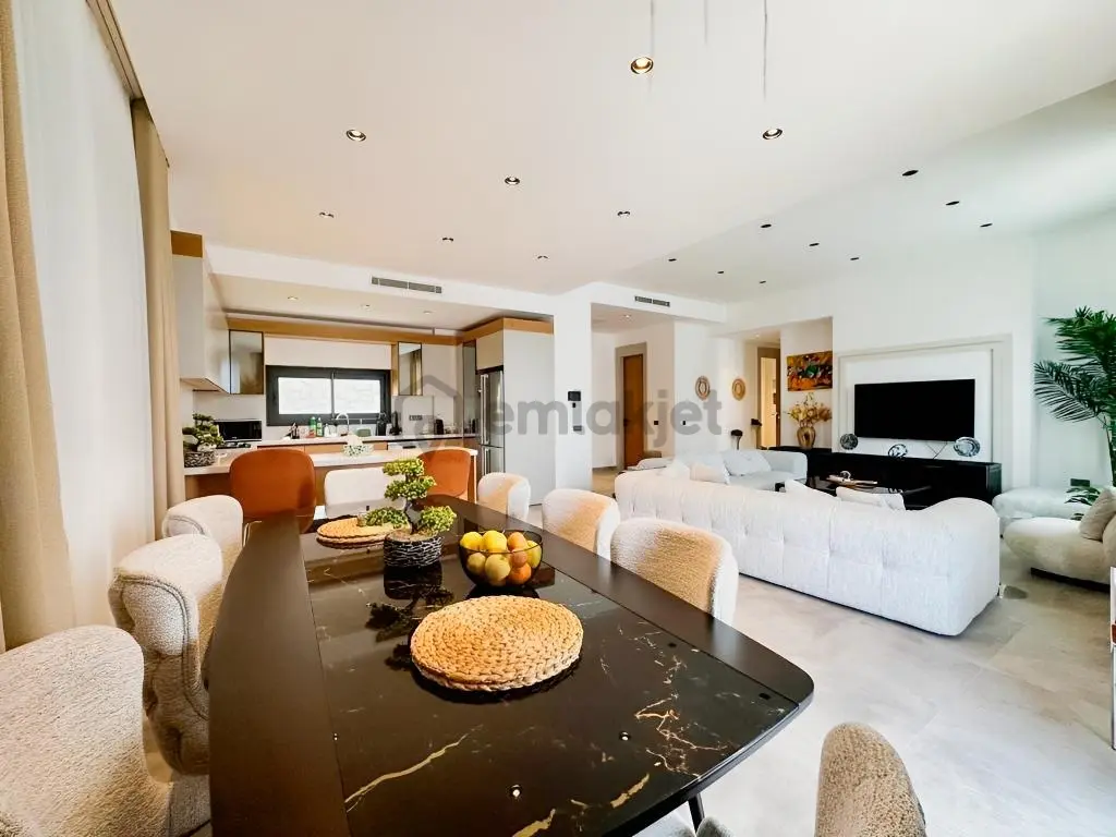 Yalıkavakta Lüks 4+1 Havuzlu Villa - 29