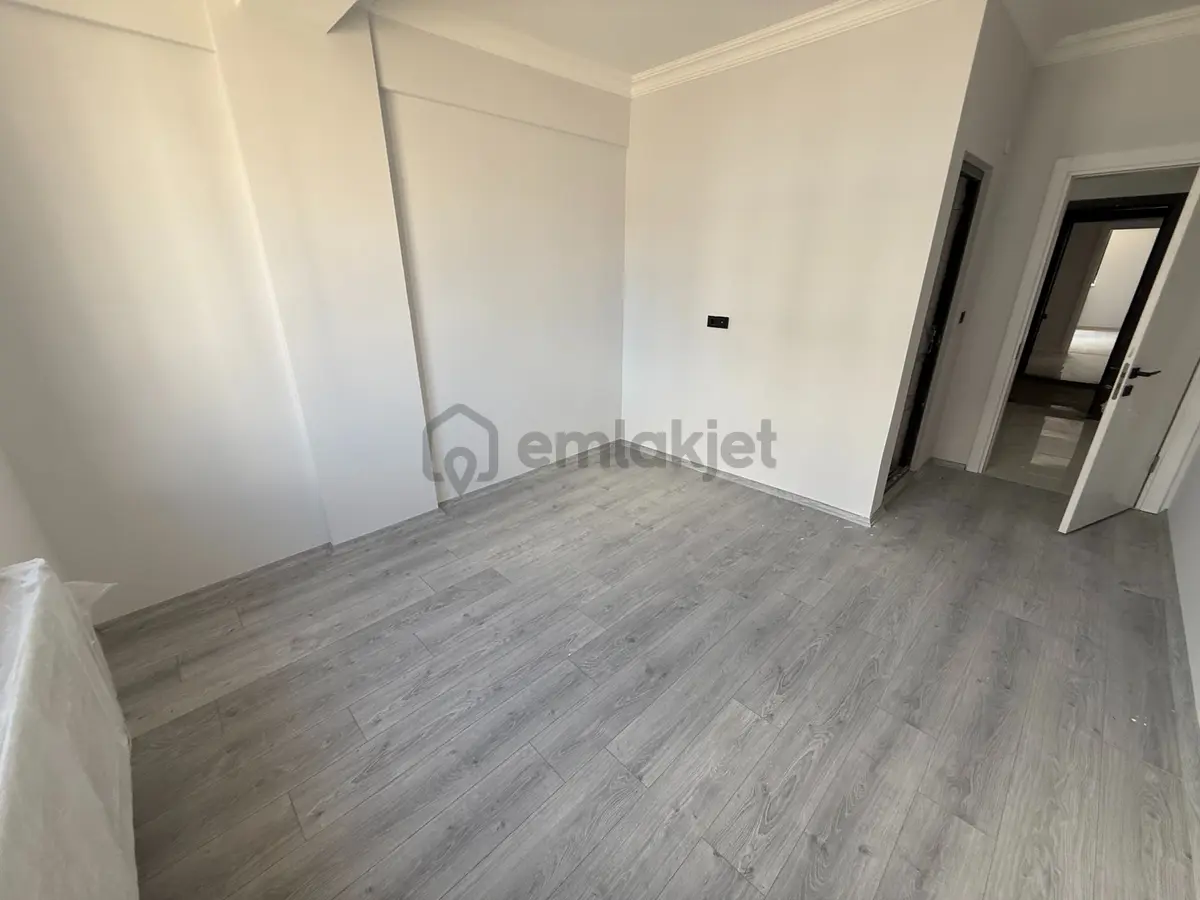 Yüksek Kredili!! Harika Konum Ara Kat 2+0 Daire - 11