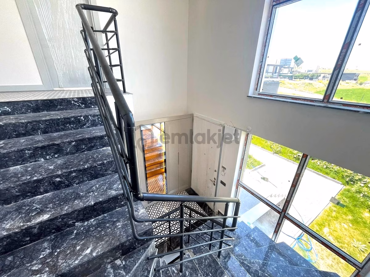 Bağlıca'da Ultra Lüks Yapılı Kapalı Otoparklı 4+1 Satılık Villa. - 20