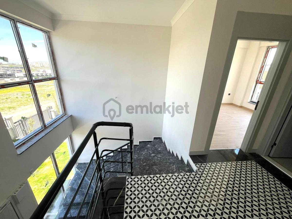 Bağlıca'da Ultra Lüks Yapılı Kapalı Otoparklı 4+1 Satılık Villa. - 25