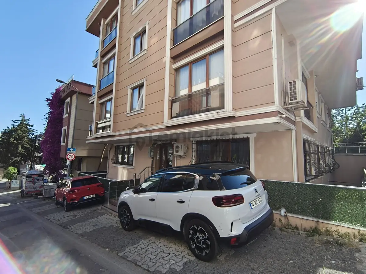 Ataşehir Örnek Mahallesinde 2+1 Bahçe Kullanımlı - 18