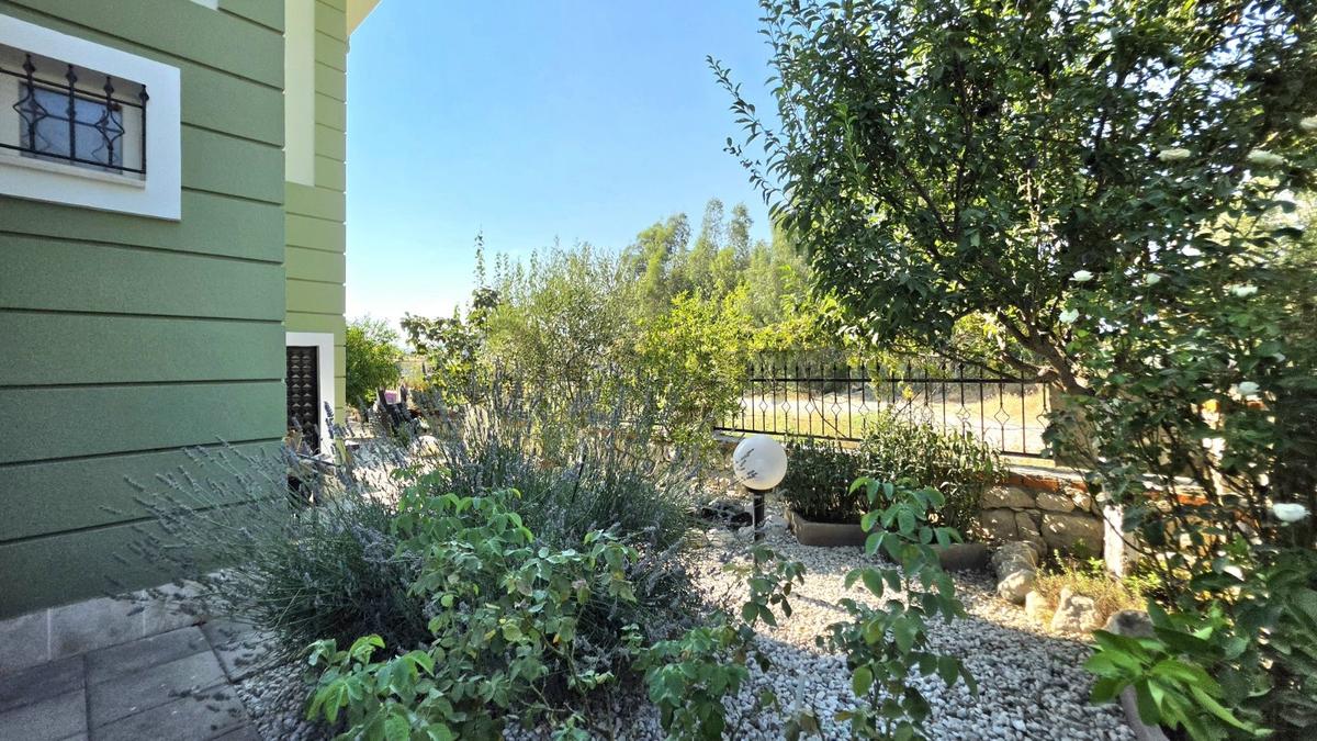 Seydikemer Villalar Bölgesinde 3+2 200m2 Bahçeli Havuzlu Villa - 17