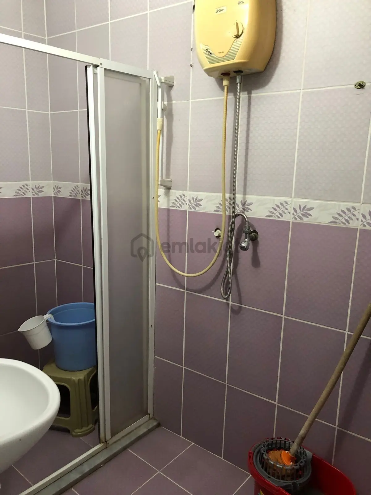 Komple Satılık 268 M2 İçinde 3 Katlı Müstakil Ev - 24