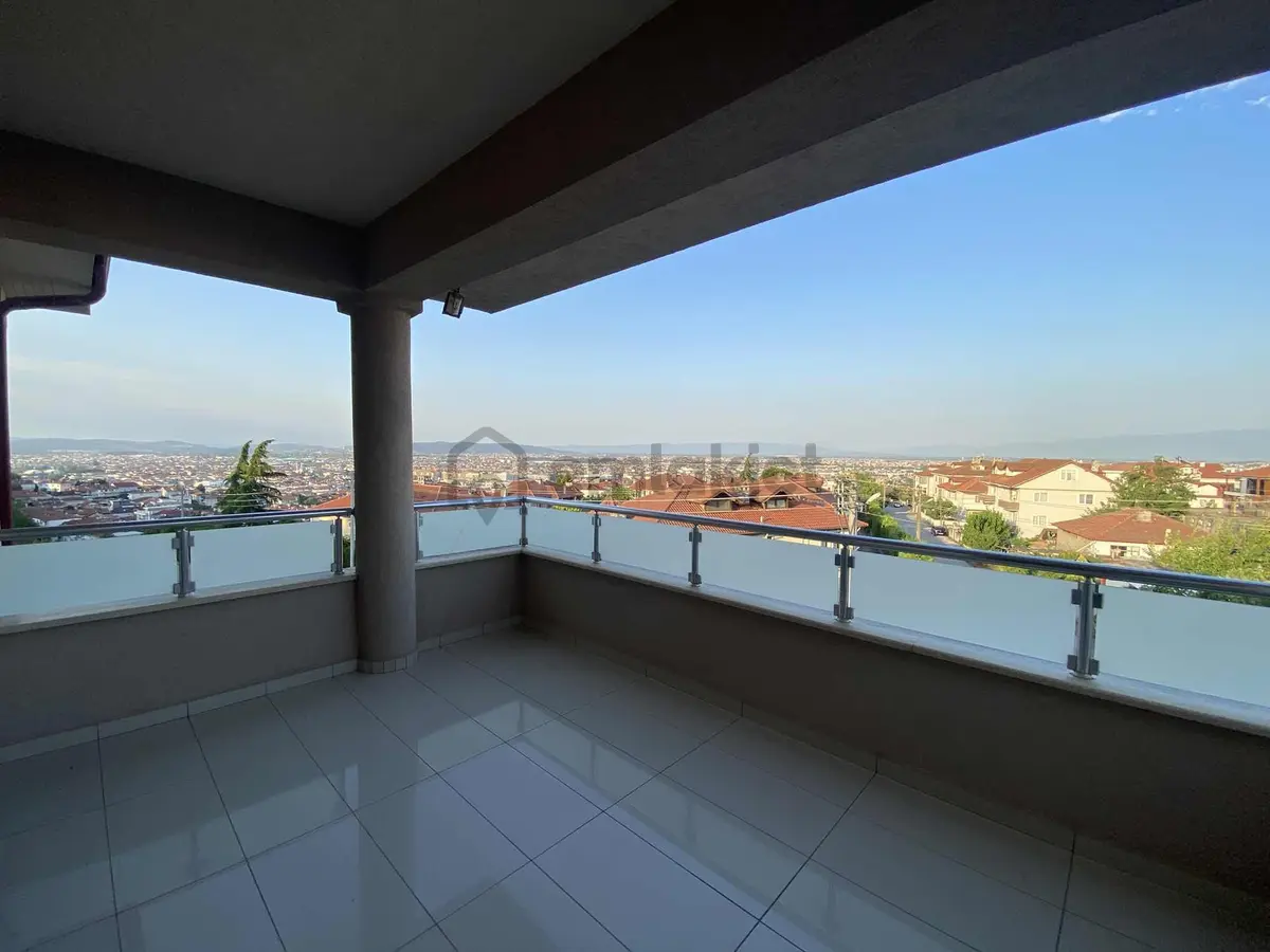Serdivan Kiralık 3 Balkonlu Ebeveyn Banyolu Şehir Manzaralı - 31