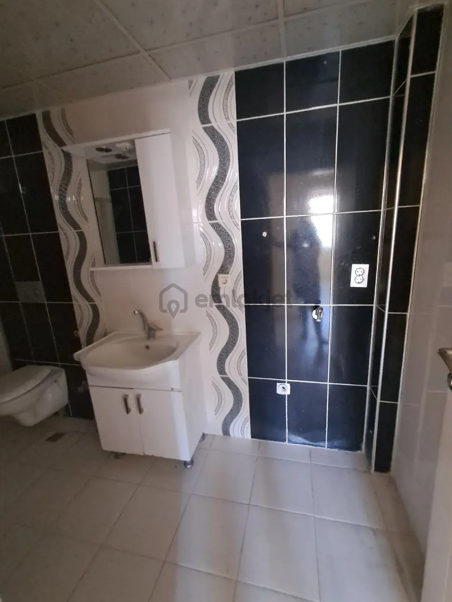 Armağanilci Mahallesinde Kiralık 2+0 Daire - 6