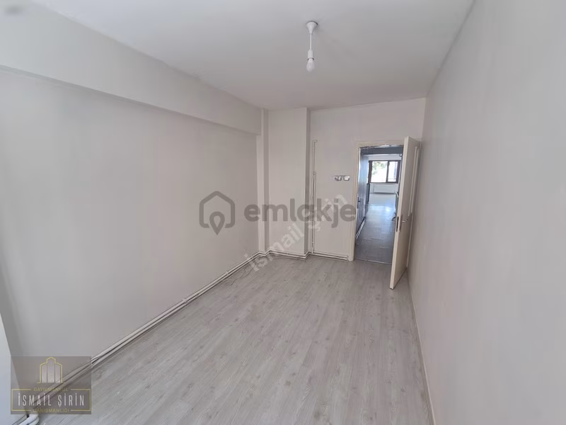İsmailşirinden Sahilde Deniz Manzaralı Bakımlı 2+1 Daire - 8