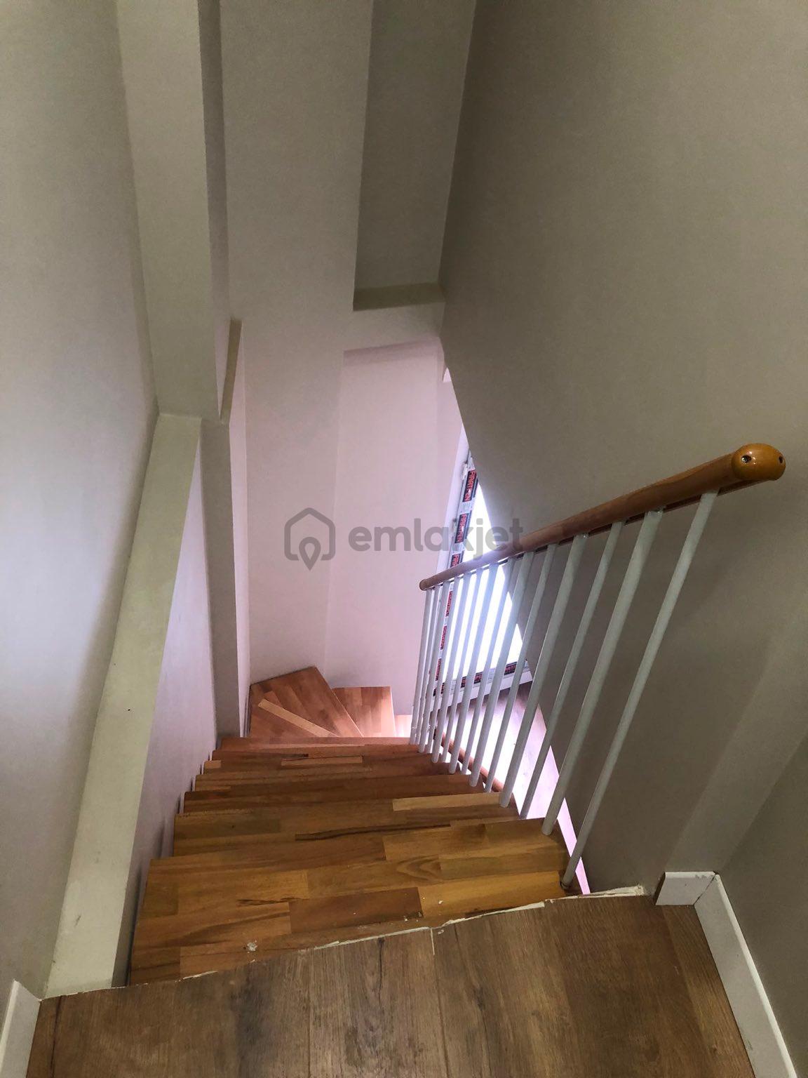 Yedikule De Yeni Binada Kiralık Ters Dubleks - 13